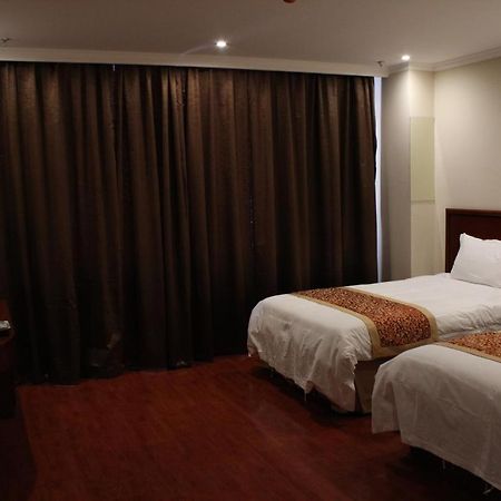 Greentree Inn Dalian Airport New District Xinzhaizi Express Hotel Ngoại thất bức ảnh